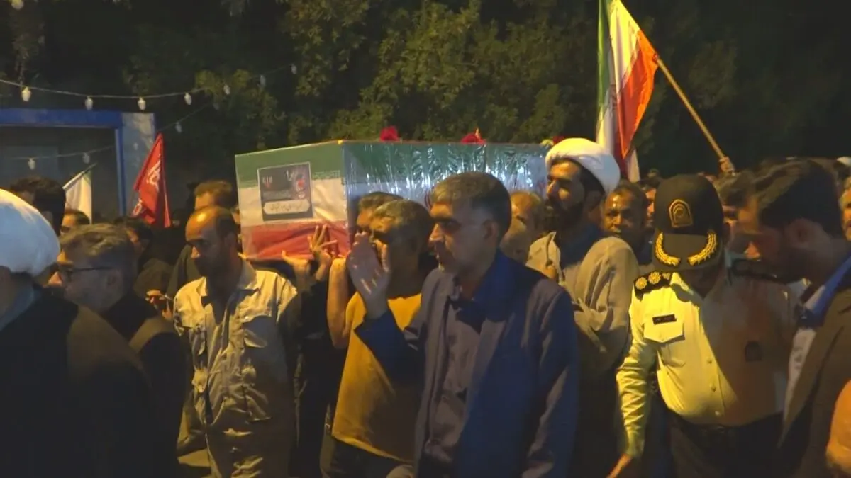 تشییع و بدرقه شهید احسان ماهرو بختیاری در شهرستان حاجی آباد