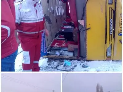 واژگونی مینی‌بوس حامل کارگران شهرک صنعتی سلماس/ ۱۳نفر مجروح شدند