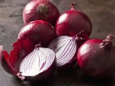 فواید شگفت‌انگیز پیاز برای سلامتی/ با خوردن روزی یک عدد پیاز چه اتفاقی در بدن‌مان می‌افتد؟