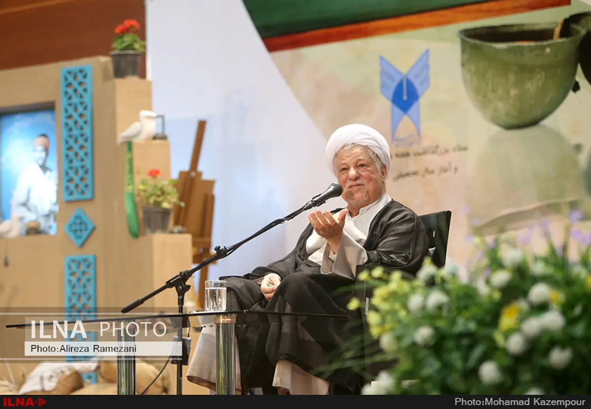 برخی به‌ خود حق می‌دهند قانون اساسی را طور دیگری بفهمند
