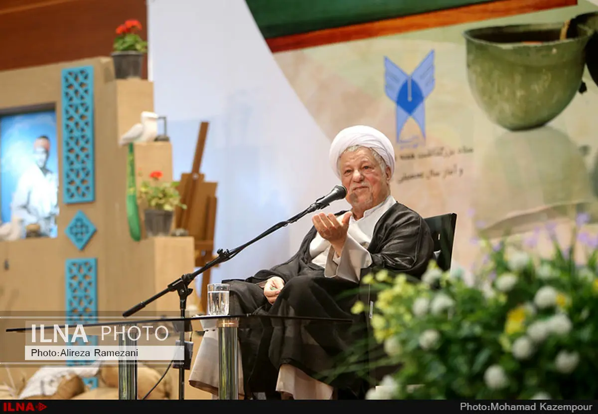 برخی به‌ خود حق می‌دهند قانون اساسی را طور دیگری بفهمند