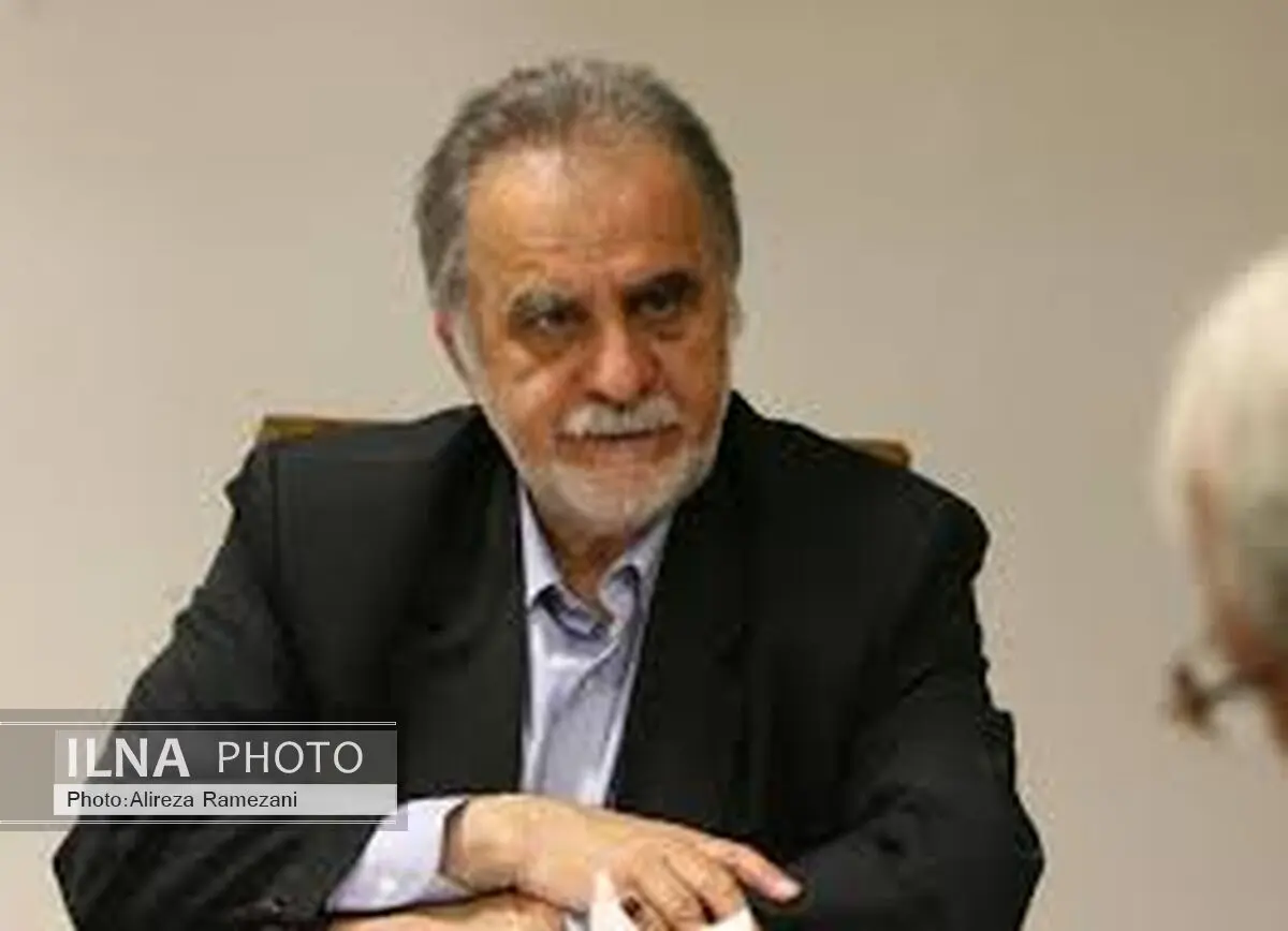 فولاد کارخانه‌ها روی زمین مانده است
