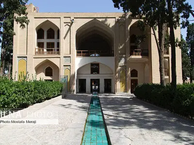  بازدید بی‌نظیر گردشگران از باغ جهانی فین