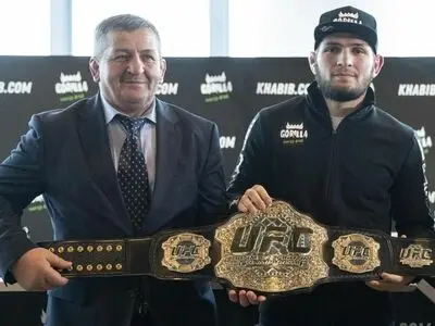 خداحافظی قهرمان UFC