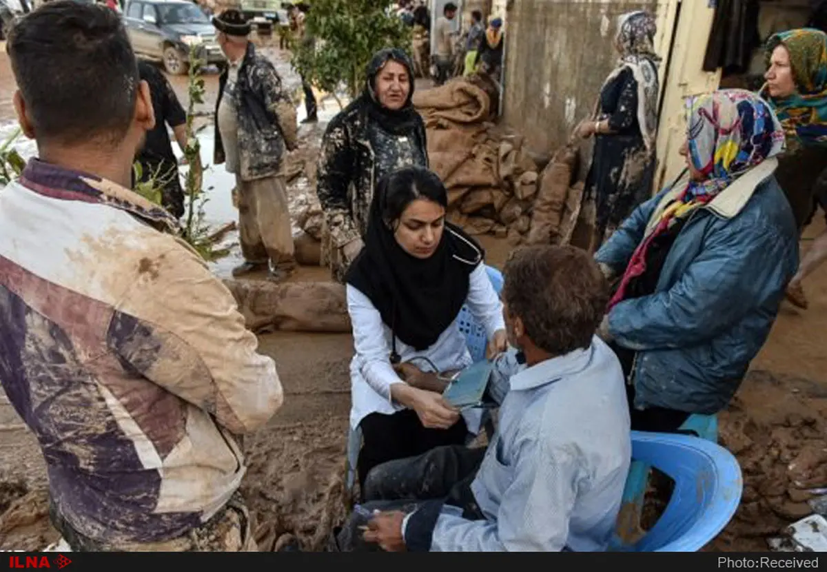 تشکیل گروه داوطلبانه پرستاران برای کمک به سیل‌زدگان شیراز/ ضرورت بهداشت و درمان رایگان در مناطق محروم حس می‌شود