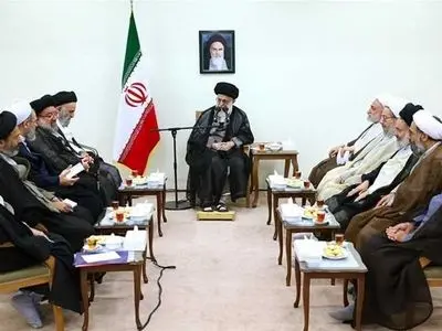 القائد یؤکد ضرورة إنشاء مؤسسة للدراسات الإستراتیجیة فی الحوزة العلمیة