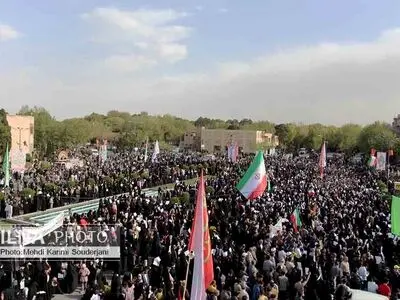 اجتماع بزرگ مردمی مدافعان حریم خانواده در اصفهان