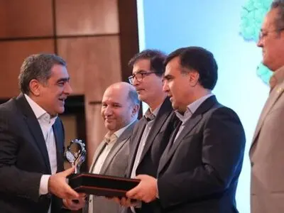 تقدیر از شرکتهای نمونه در همایش ملی