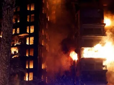 ۹ کشته و مجروح در پی آتش‌سوزی در یک ساختمان مسکونی در اسپانیا