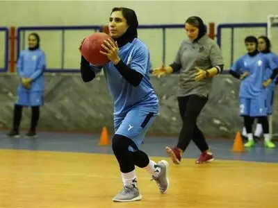اعتدادی: جوانان پیکان در لیگ فوتسال بانوان می‌درخشند