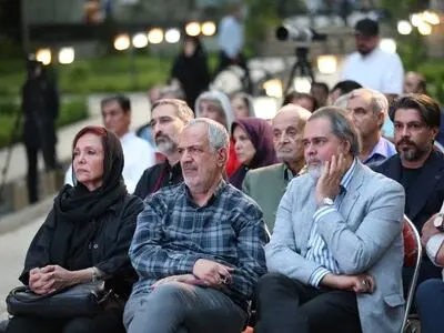 هنرمندان صدای مردم‌اند و سینمای ایران، حامل هویت و پیام‌آور صلح