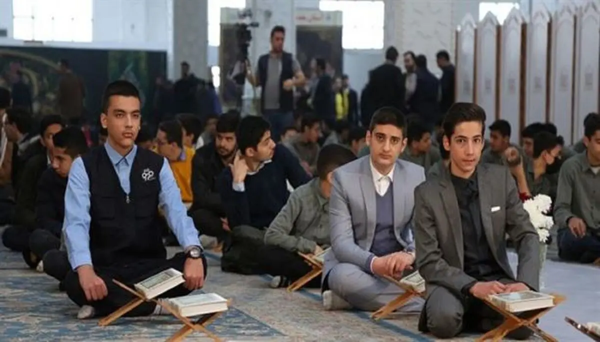 دانش‌آموزان ما باید قرآنی بار بیایند