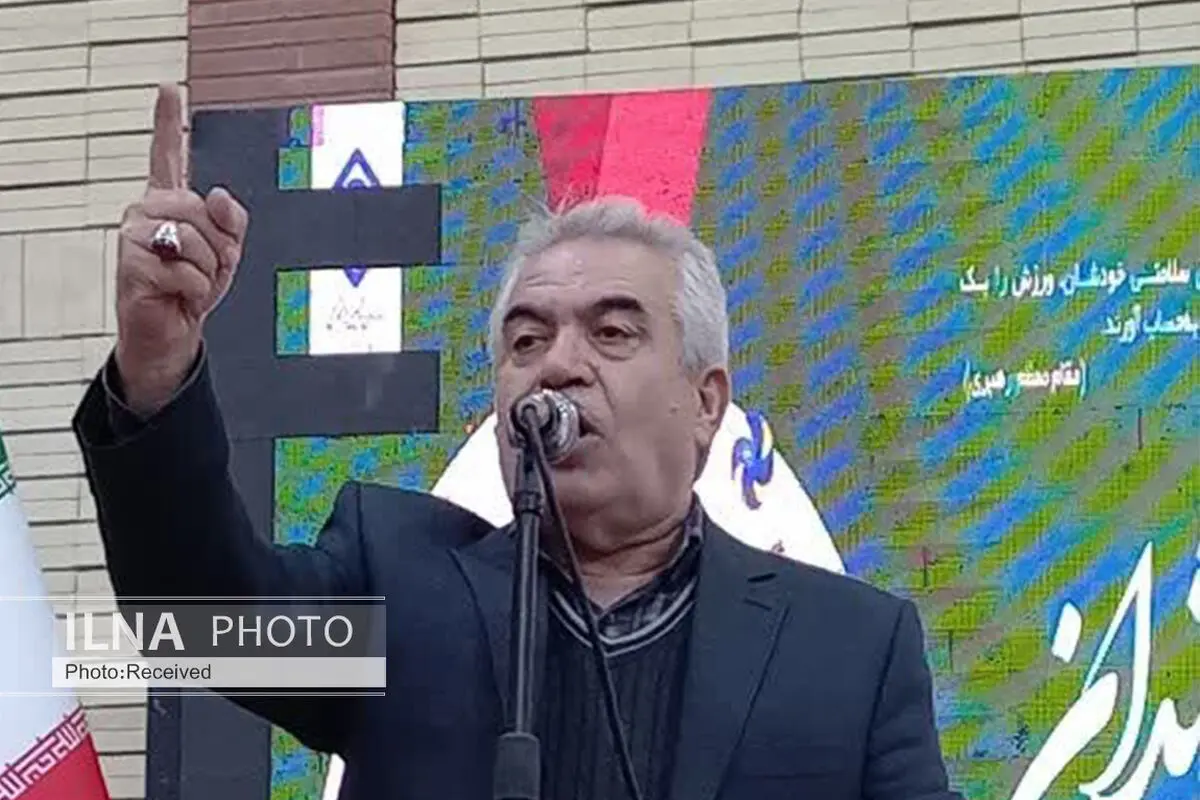 سیاست‌های غلط معاش کارگران و بازنشستگان را به مخاطره انداخته است