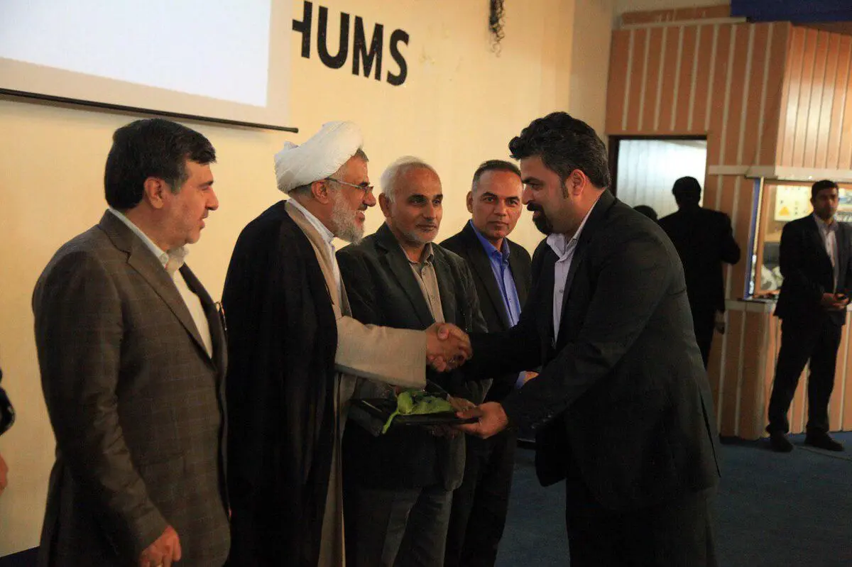 فولاد هرمزگان برگزیده جشنواره پژوهش و فناوری استان هرمزگان شد