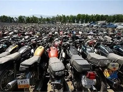 ۱۰۰ هزار دستگاه موتورسیکلت توقیفی در پارکینگ‌های استان وجود دارد