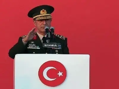 وزیر الدفاع الترکی: أنقرة تستعد لعقوبات أمریکیة محتملة بسبب "إس-400"