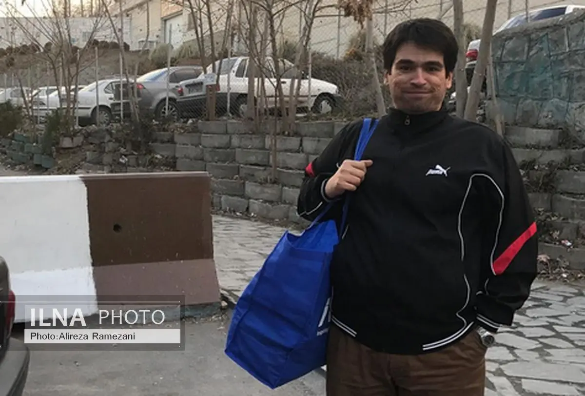 بازگشت احسان مازندرانی به اوین/هنوز با درخواست آزادی مشروط موافقت نشده است