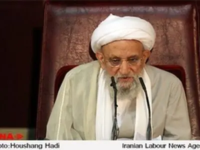 اقتصاد مقاومتی با شعار و همایش به دست نمی‌آید / انتقاد از صدا و سیما