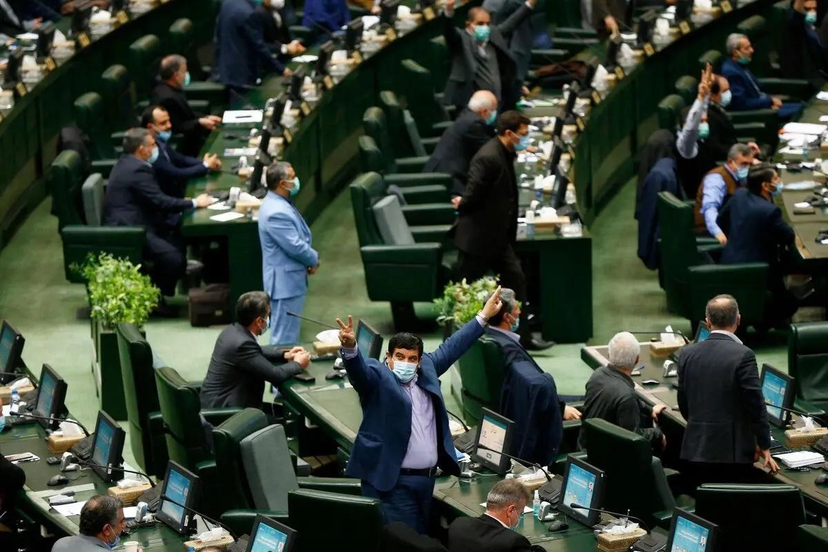 حاجی دلیگانی خواستار حضور وزیر رفاه در مجلس شد/ پیگیری نحوه اجرای متناسب‌سازی ۱۴۰۰ در دستور کار