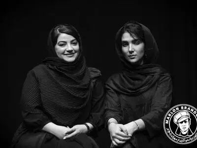 سارا رسول‌زاده و یلدا عباسی با «مارلون براندو» همراه می‌شوند