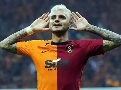 ویدئو: گل ایکاردی در میان آواز هواداران گالاتاسرای