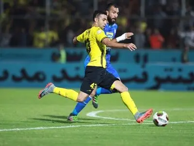 ارسلان مطهری در راه استقلال