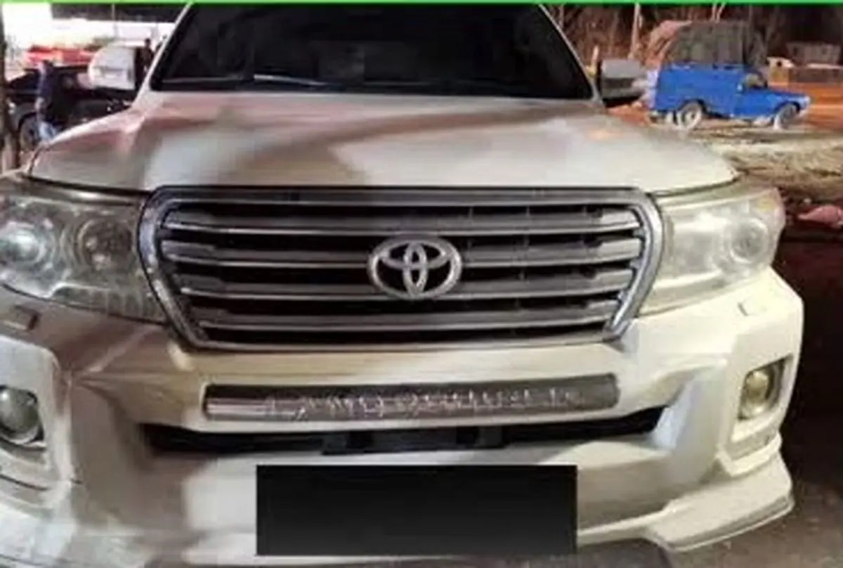 توقیف لندکروز 90 میلیاردی قاچاق در عباس‌آباد