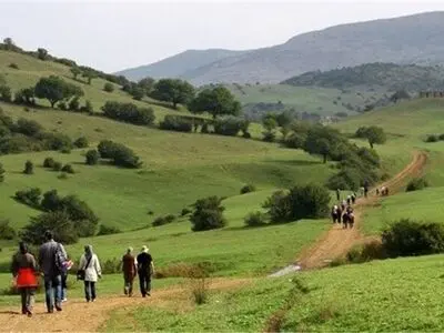 ساماندهی تورهای غیرمجاز در استان در دستور کار دستگاه‌های مرتبط قرار گرفت / با برگزار کنندگان تورهای غیر مجاز برخورد می شود