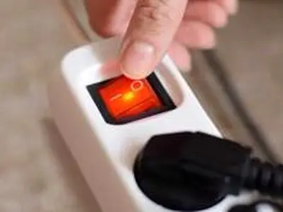 چه وسایلی به محافط برق نیاز دارند؟