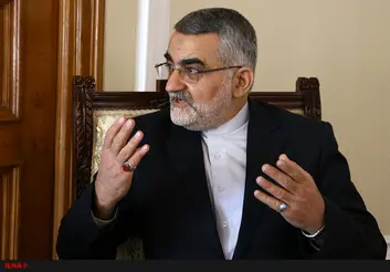 آمریکا وارد بازی بسیار خطرناکی شد/ انتقام خون سلیمانی را می‌گیریم/ دولت عراق نیروهای آمریکایی را اخراج کند