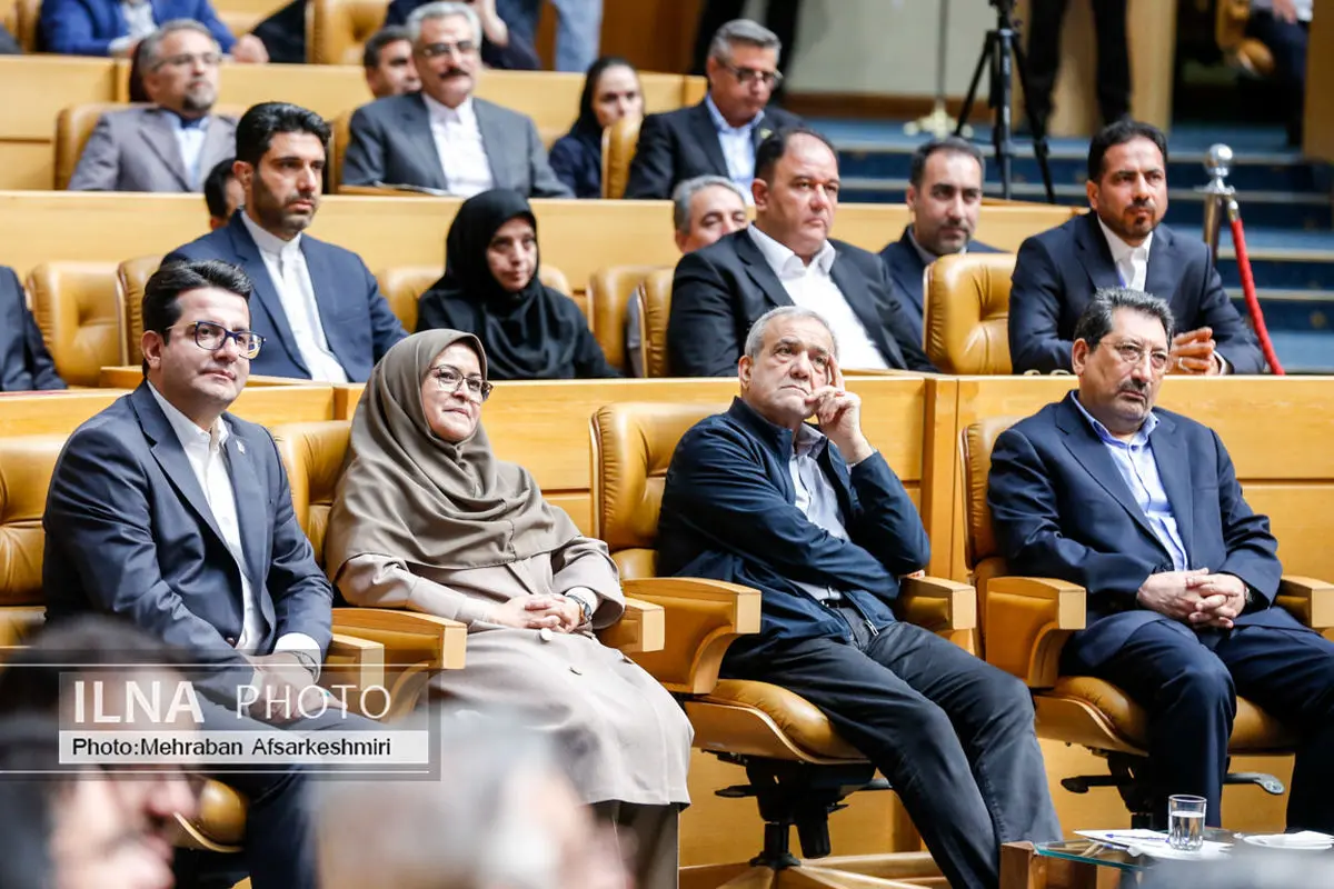 الرئيس بزشكيان: سياسة العقوبات والضغوط تفشل أمام إرادة إيران