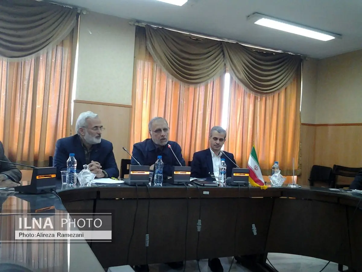تسلط جبهه پایداری از دلایل مهم ناکامی جناح اصلاحات در انتخابات مشهد بود/ دو نرخ شدن بنزین و حذف یارانه مردم تاثیر جدی بر نتیجه دور دوم انتخابات خواهد داشت