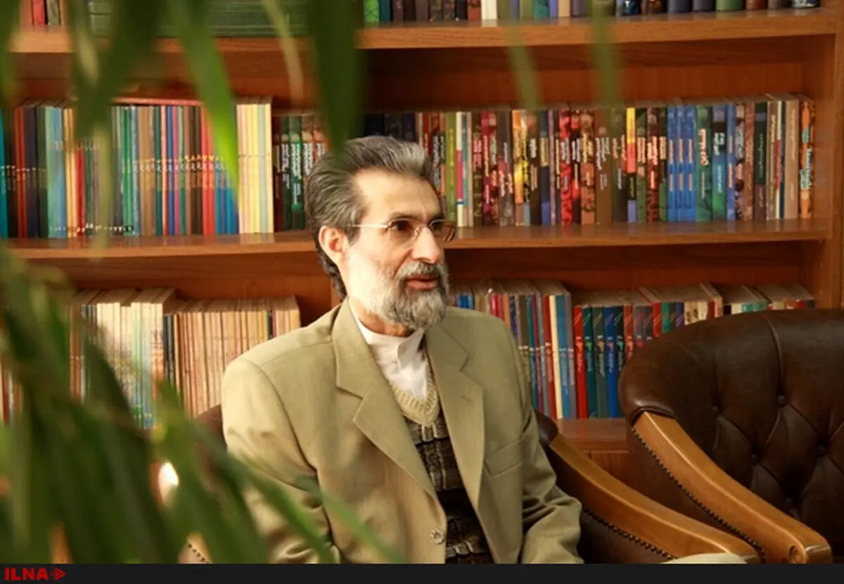یکی از اعضای کانون‌نویسندگان گفته‌بود مسئولان ارشاد دوست دارند با ما عکس یادگاری بگیرند/اعضای کانون حوصله فعالیت صنفی را ندارند دنبال حزب سیاسی‌اند