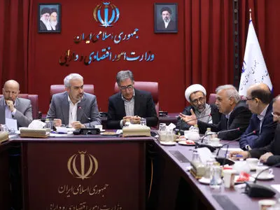 بررسی احیای واحدهای آسیب‌دیده و روند ترخیص کالاها در کمیسیون‌ صنایع مجلس