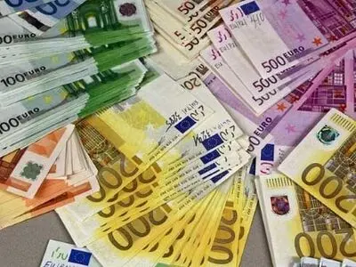 بهای یورو کاهش یافت/ پوند بالا رفت