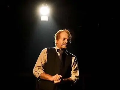 نمایش «خالی» در تعطیلات روی صحنه می‌رود 