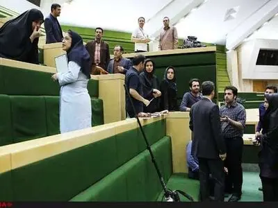 خبرنگاران و روزنامه‌نگاران  با چند سال سابقه بیمه می‌توانند بازنشسته شوند؟