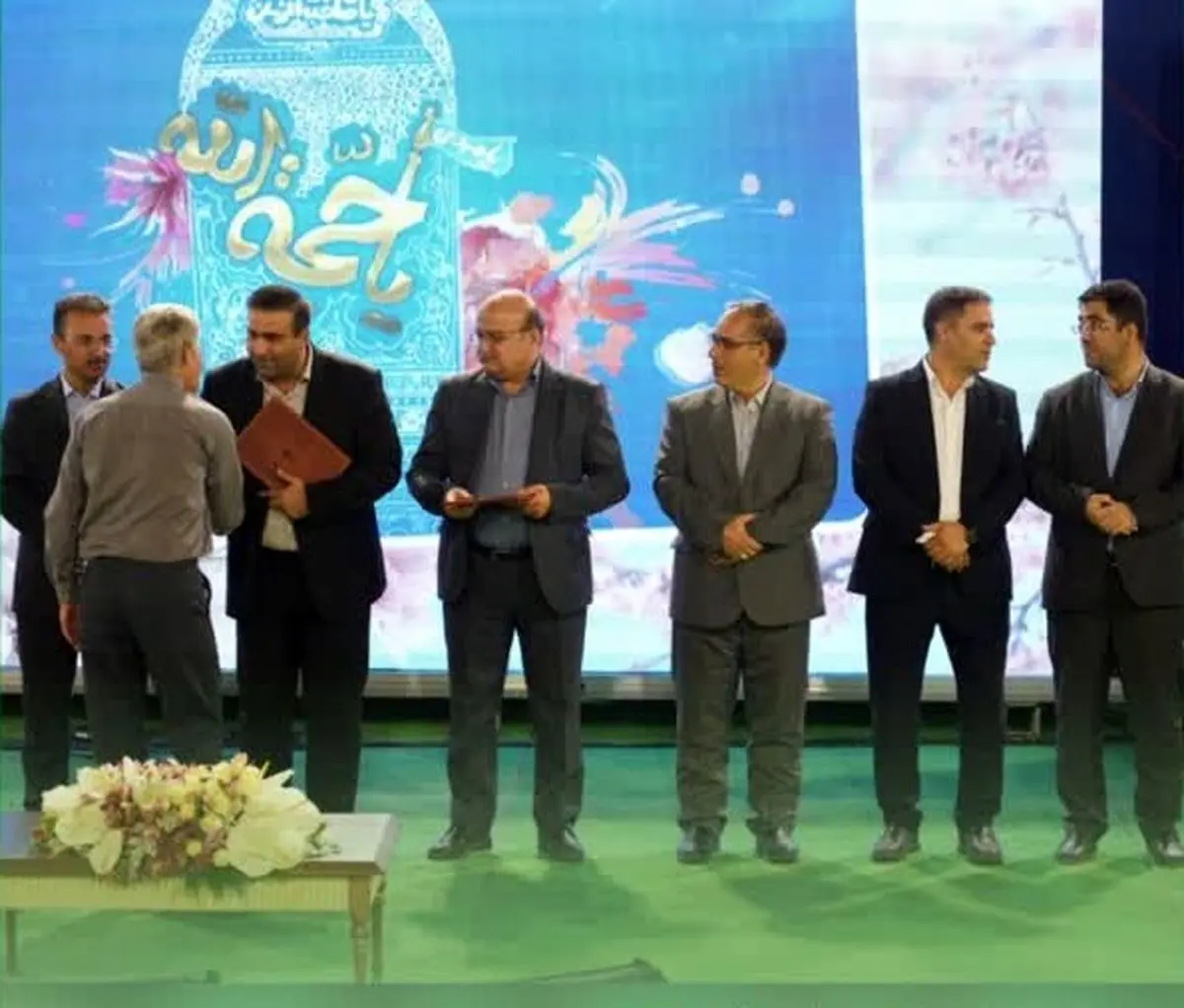 تجلیل از خانوادههای شهدای ۱۳۲۰ جلفا و شهدای اقتدار منطقه آزاد ارس