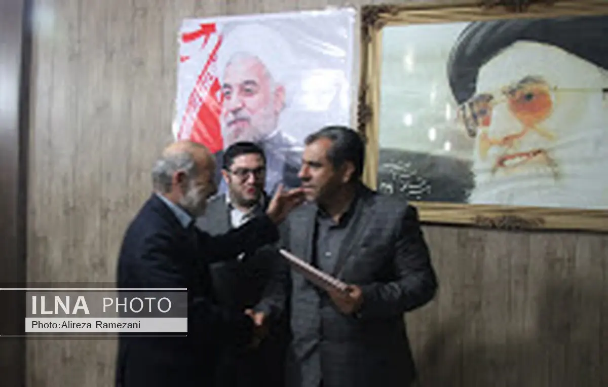 عوارض و مالیات را به خودمان بدهند، شهرمان را اداره می‌کنیم