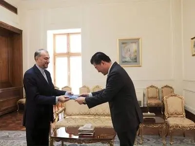 سفیر کره جنوبی رونوشت استوارنامه خود را تقدیم امیرعبداللهیان کرد