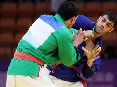 آذرنگ، مرد طلایی کوراش ایران