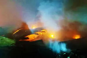 حریق گسترده کارگاه تولید پلاستیک در شهرک صنعتی لیا