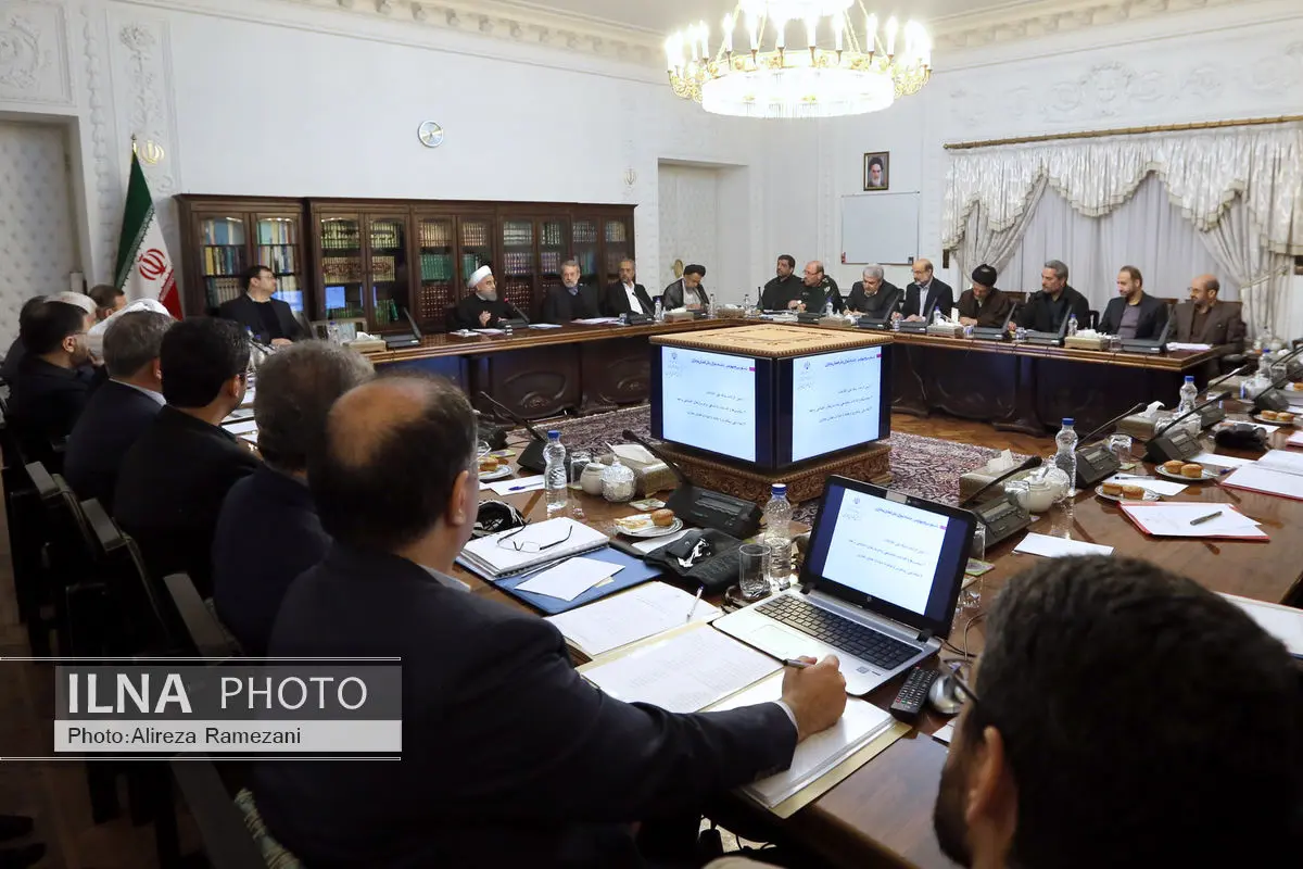سیاست‌ها و اقدامات ساماندهی پیام‌رسان‌های اجتماعی برخط بررسی شد