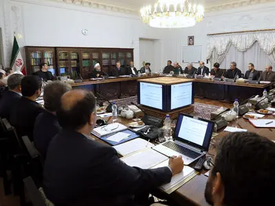 سیاست‌ها و اقدامات ساماندهی پیام‌رسان‌های اجتماعی برخط بررسی شد