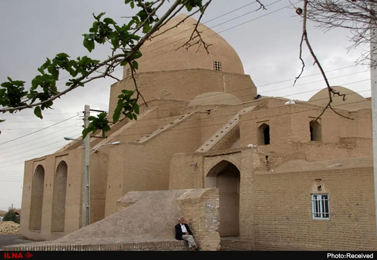 سرقت کاشی‌های حمام روستای حسین آباد زواره متعلق به ۲۰ سال قبل است