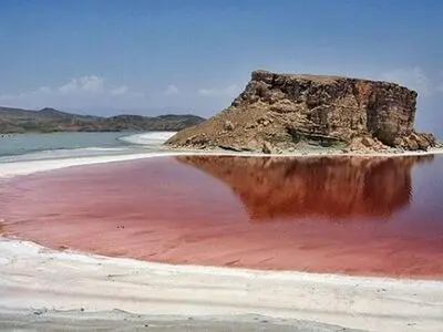 انتقاد از تعلل در احیای دریاچه ارومیه/سازمان حفاظت محیط‌زیست بسیار ضعیف عمل می‌کند
