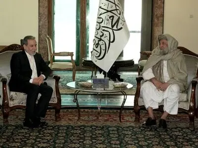 عراقچی با رییس‌الوزرای حکومت سرپرستی افغانستان دیدار کرد
