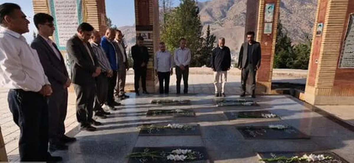 تجدید میثاق مدیرکل میراث فرهنگی لرستان با آرمان‌های امام خمینی(ره) و شهدای انقلاب و دفاع مقدس