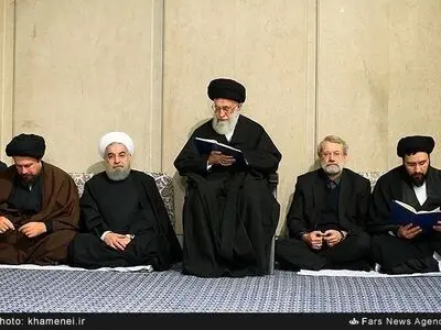 قائد الثورة یقیم مراسم تأبین للفقید آیة الله هاشمی رفسنجانی