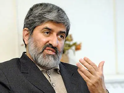 حمله کنندگان به مطهری با قرارهای وثیقه و کفالت آزاد شده‌اند/ مسئولان دانشگاه شیراز متهم شناخته‌ شده‌اند